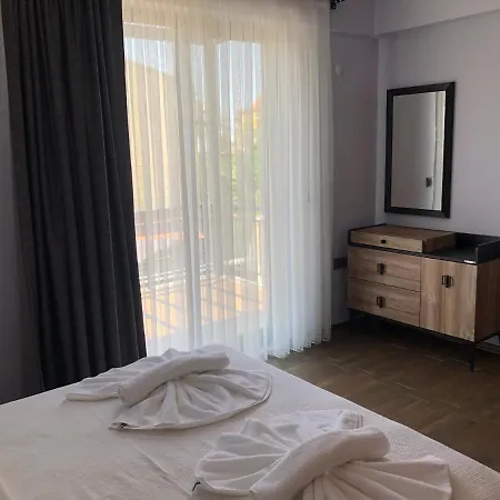 Lins House 2 Φετιγιέ